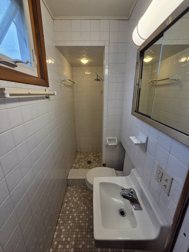 Photo - 811 3rd St NW