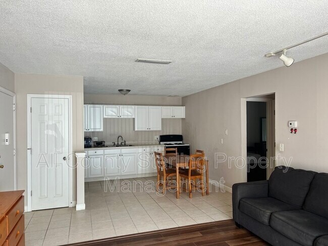 Photo - 1700 SW 16th Ct Unit G1