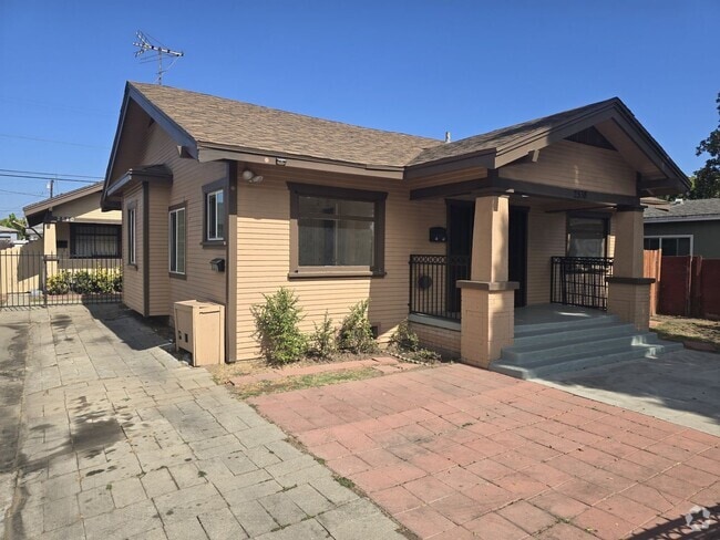Building Photo - Rental in Long Beach