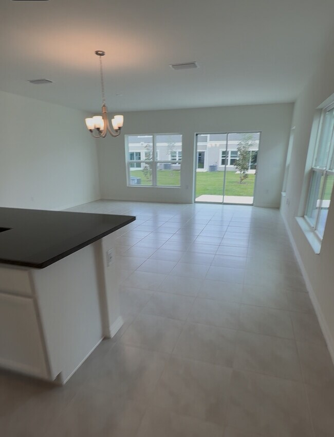 Photo - 651 Meadows Edge Pl