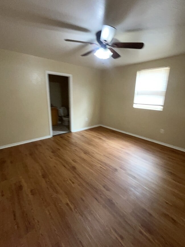 Photo - Wonderful 3/2/2 in Granbury ISD