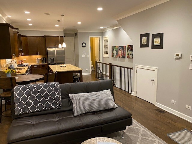 Photo - 1024 S May St Unidad 1  E