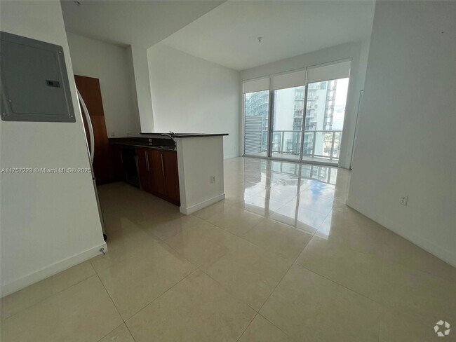 Building Photo - 300 S Biscayne Blvd Rental