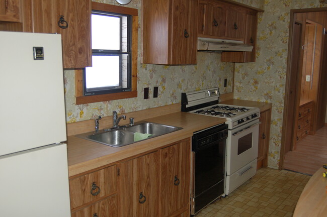 Kitchen - 102 Menominee Trail Casa