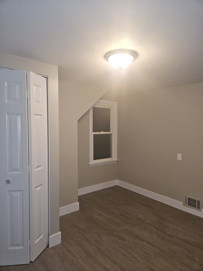 Photo - 8715 Ridge St