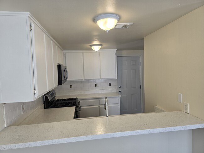 Photo - 16461 Joy St