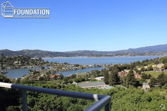 Building Photo - VIDEO Tiburon View Condo in excellent cond...