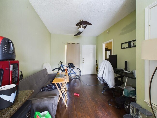 Photo - 3206 King St Unit 205