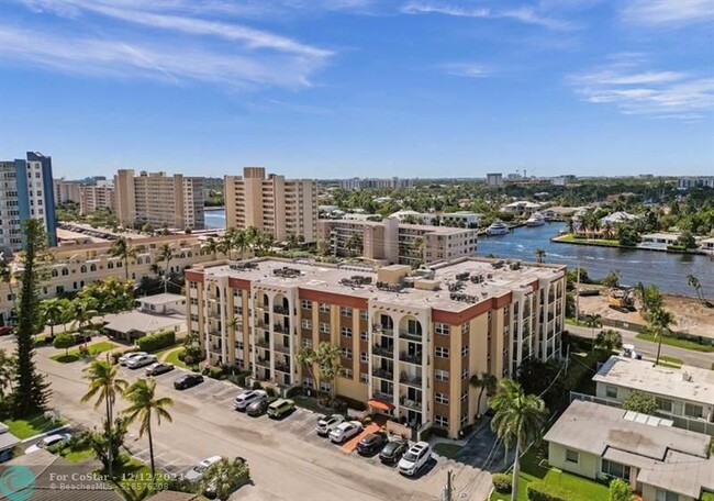 Building Photo - 400 N Riverside Dr Unit 202