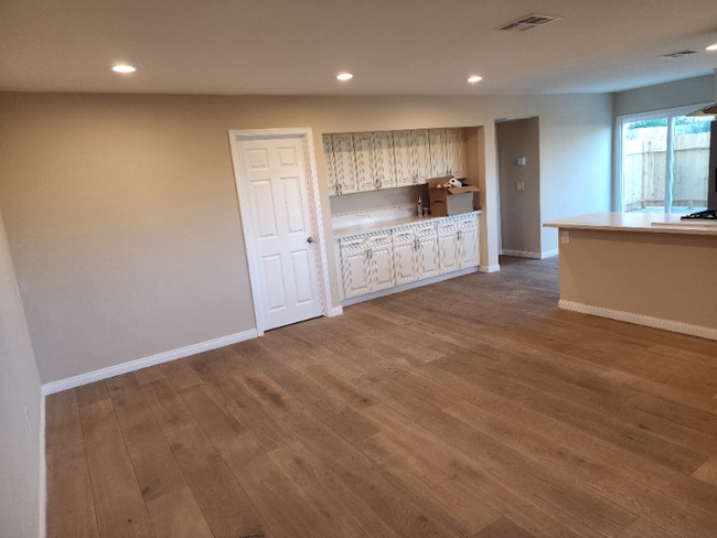 Photo - 8580 Golden Ridge Rd