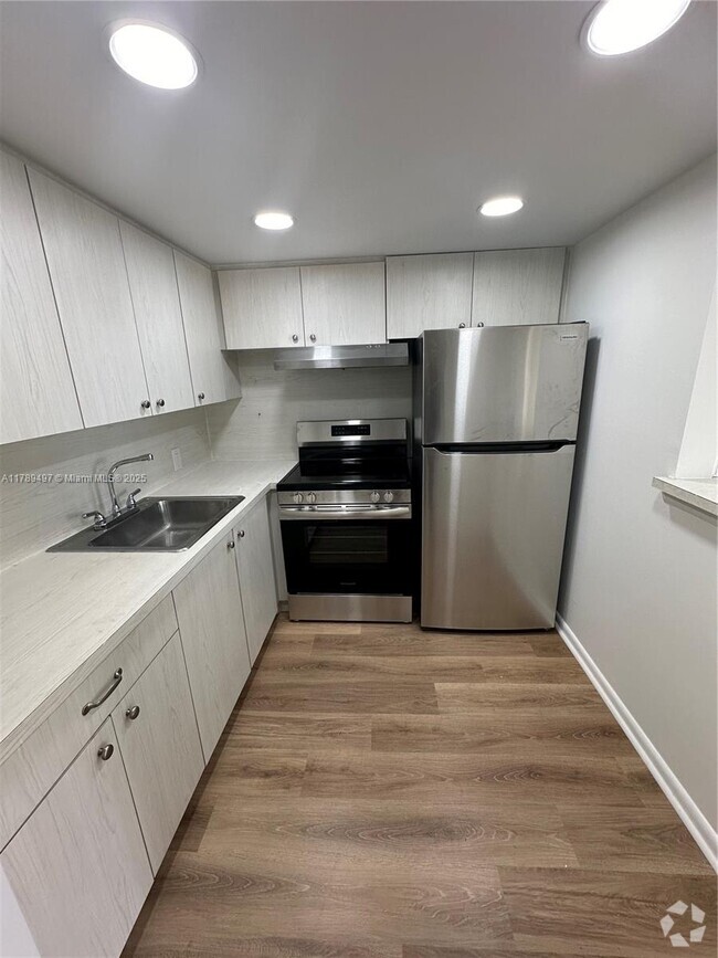 Building Photo - 230 Brighton F Unit 230 Rental