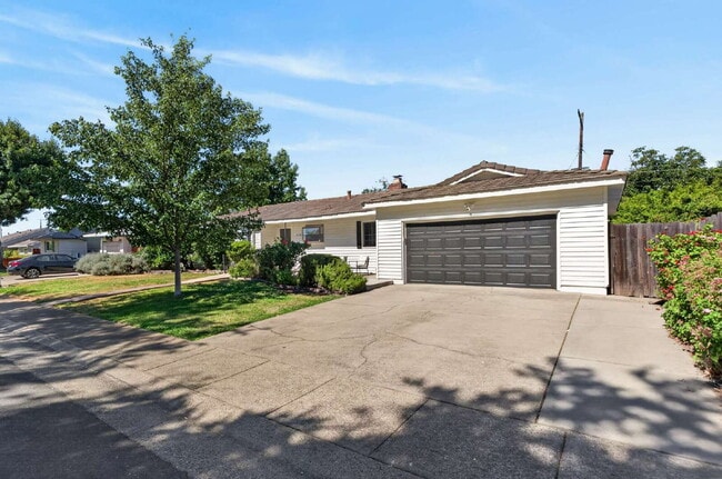 Spacious 4-Bed Oasis with 2 Full Baths
