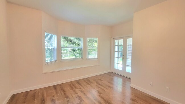 Photo - 596 N Nova Rd