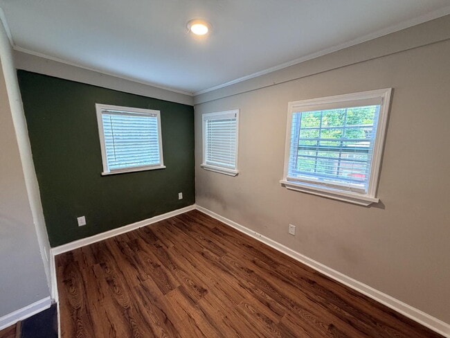 10 Rockmart Dr NW