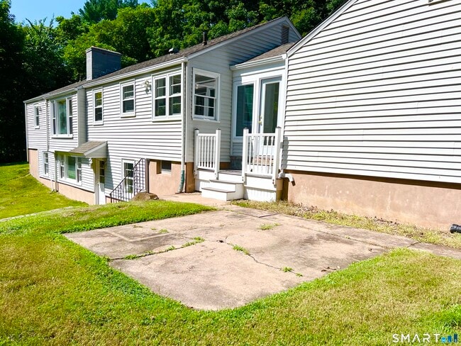 1360 Main St
