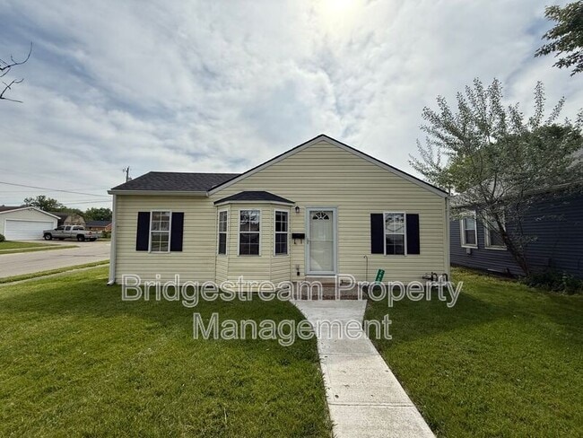 Photo - 2800 Cadillac St
