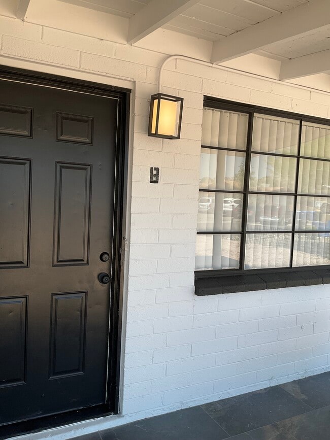 Photo - 1327 E Carol Ave Unidad B