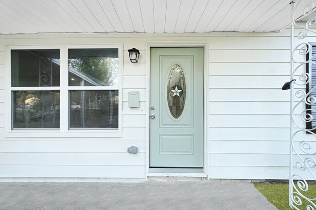 Photo - 10609 Murr Way