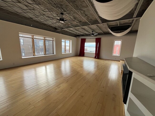 Photo - 10 E Broadway Unit Apt B (3rd Floor)