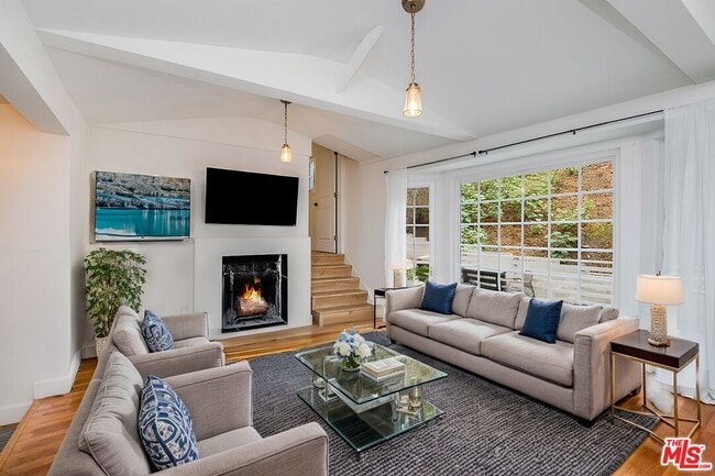 Photo - 9801 Portola Dr