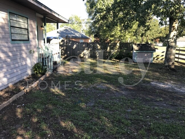 Photo - 10070 Harris Ave