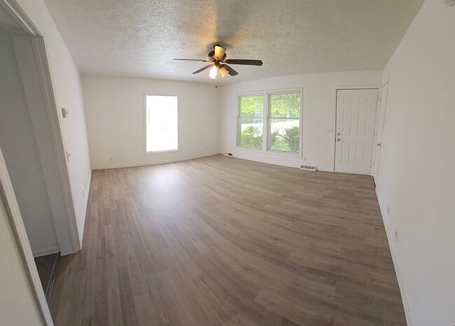 Living Room - 360 Steven Ct Rental