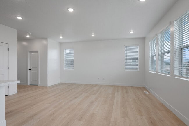 Photo - 38 S Lunar Wy