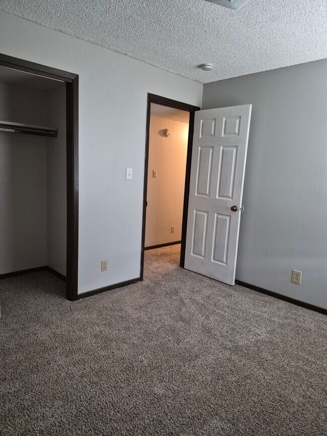Hillsdale Apartments