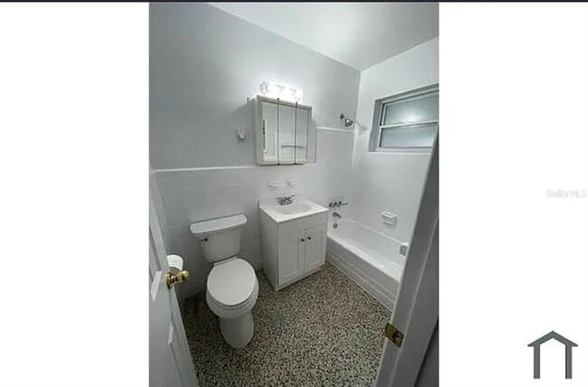Photo - 21499 Glendale Ave