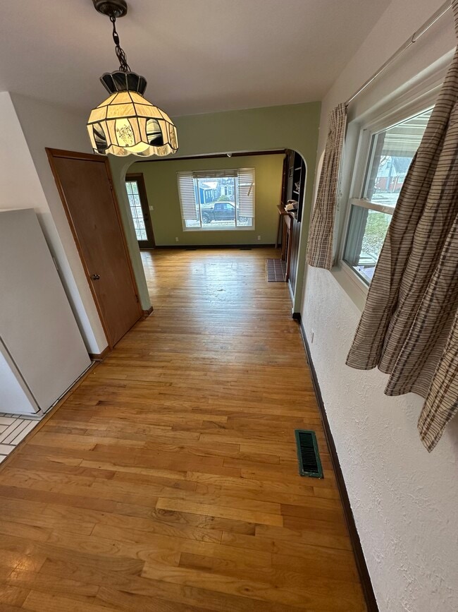 Photo - 913 Broad Blvd