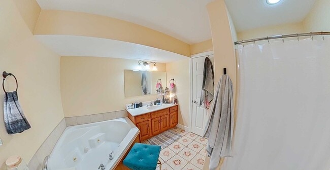 Photo - 3D Tour Available - Gorgeous West Side Town Home with 2 Car Garage + Vaulted ceilings! Available ...