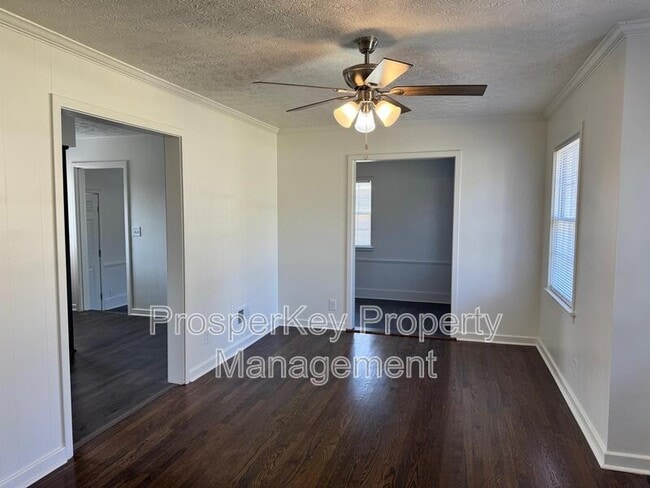 Photo - 419 Victoria Dr