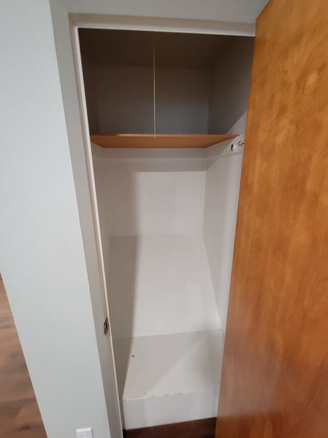 Photo - 1319 W 5th St