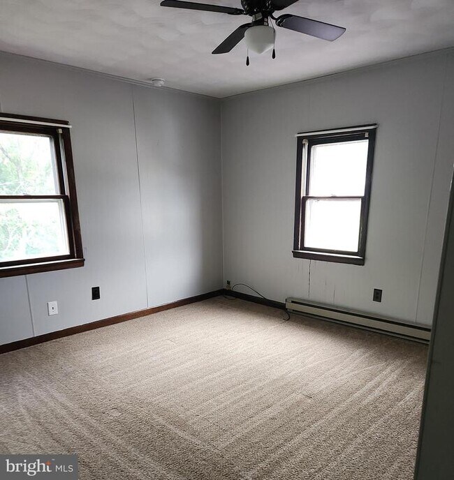 Photo - 33 C St