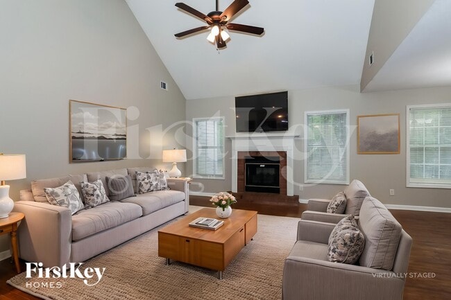 Photo - 145 Garrison Chase