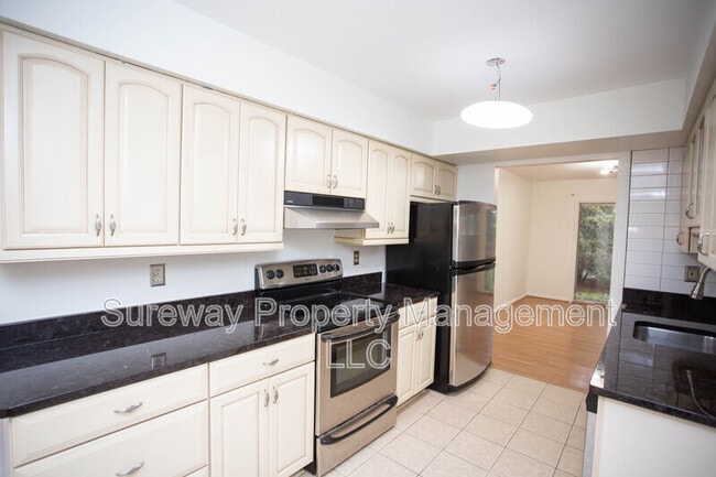 Photo - 3 Majestic Way