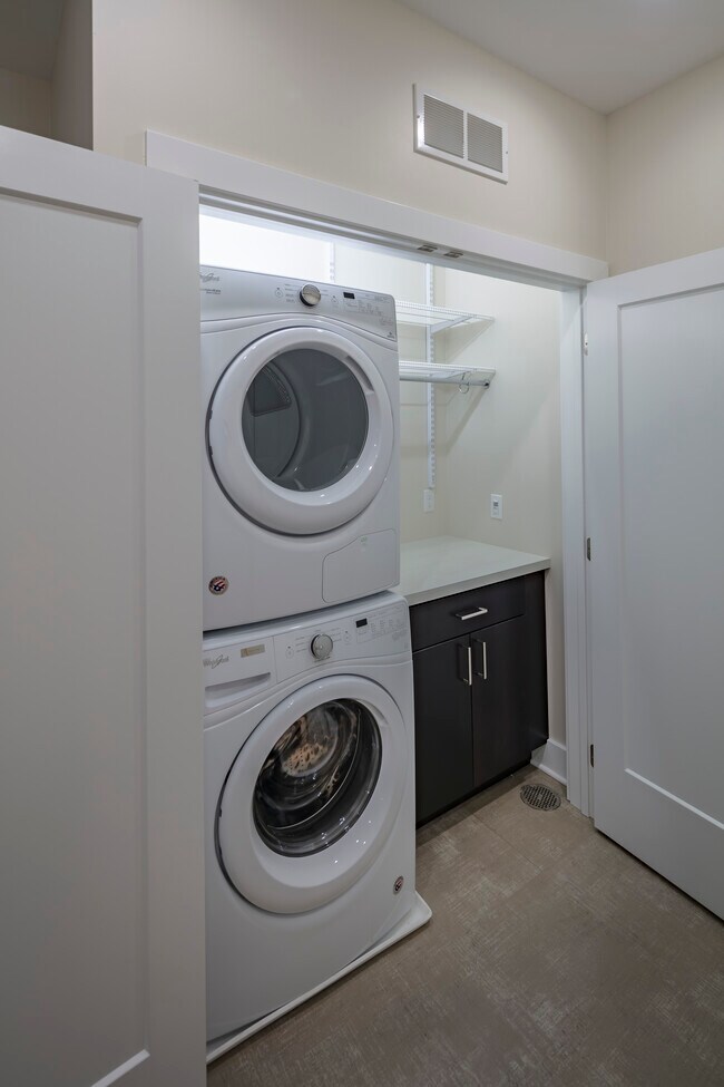 Photo - 435 LaGrave at Tapestry Square