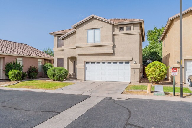 AVAILABLE JULY - Three Bedrooms + Loft! - AVAILABLE JULY - Three Bedrooms + Loft!