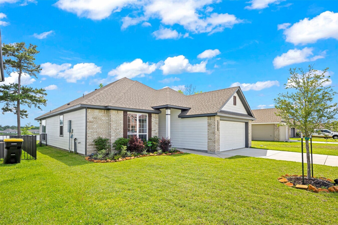 Photo - 383 Shoreview Dr
