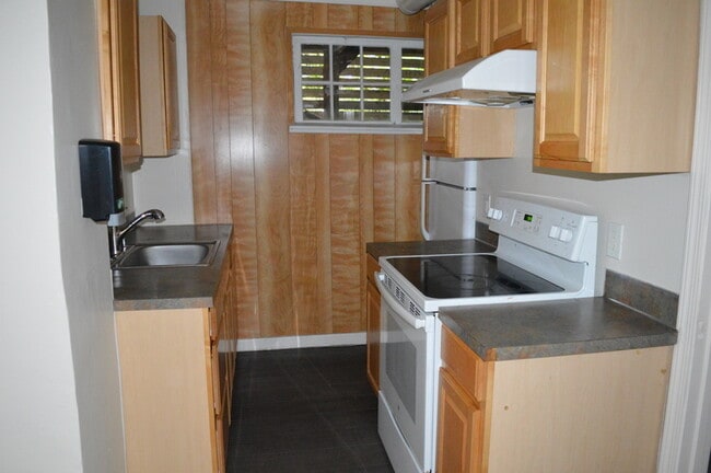 Photo - 9803 Rainier Ave S Unit Apt#Lower