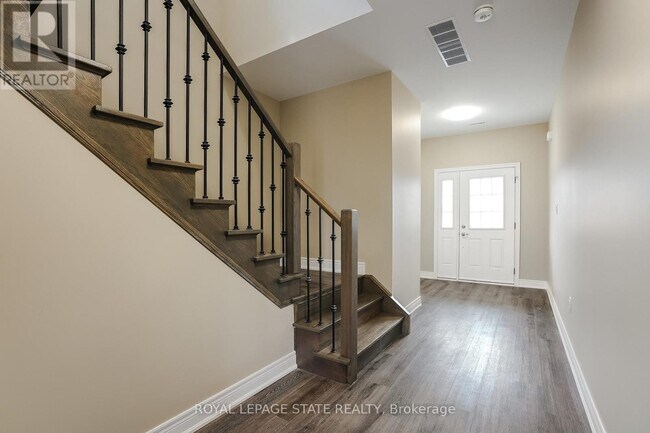 Photo - 177 Rykert St