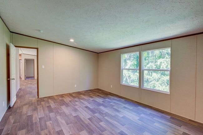 Photo - 429 W Sunshine Ln