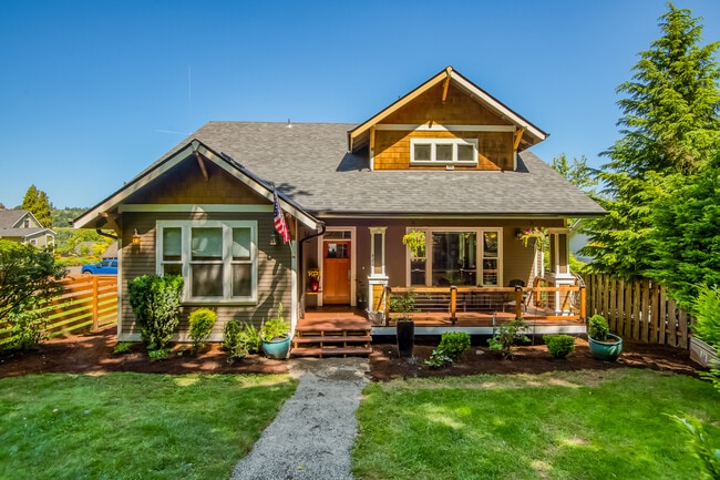 MAIN HOUSE - 421 5th Ave Unidad Primary Home