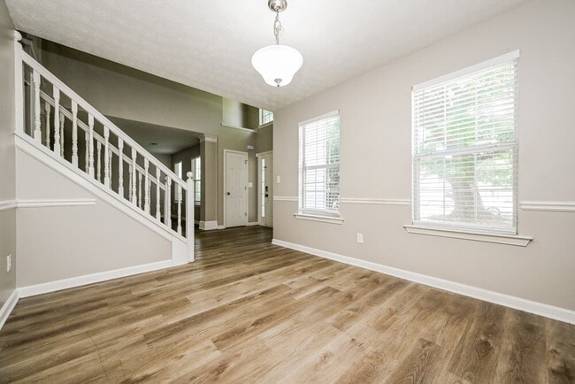 Photo - 409 Grove Park Dr