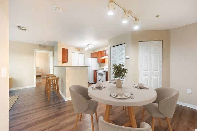 Photo - Meridian Pointe Apartments