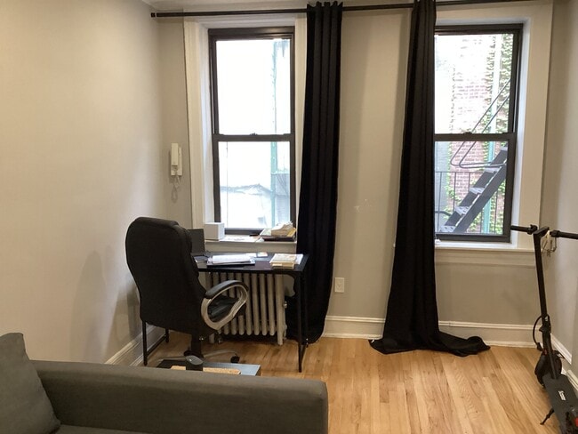 Building Photo - 42 Mulberry St