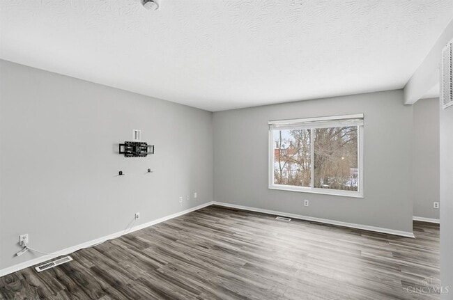 Photo - 3595 Harvey Ave