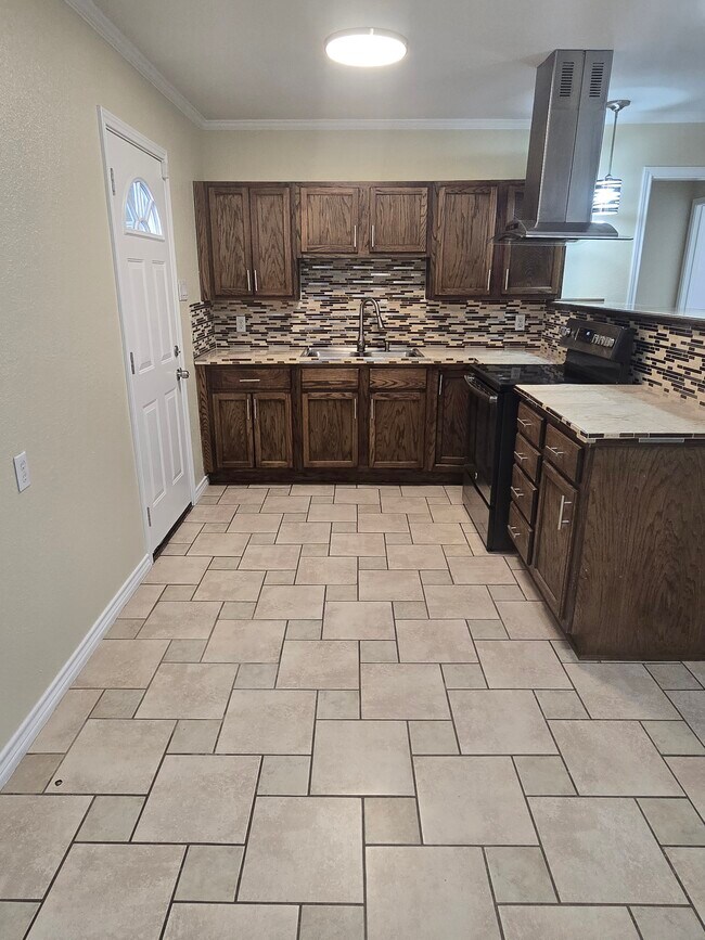 Photo - 207 Preston St