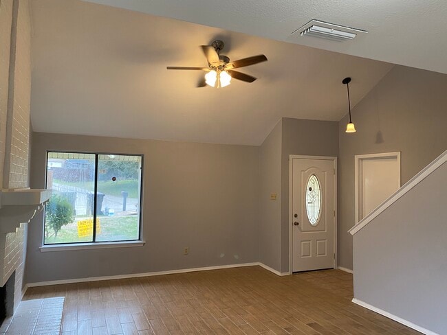 Photo - 1473 Rockshire Dr