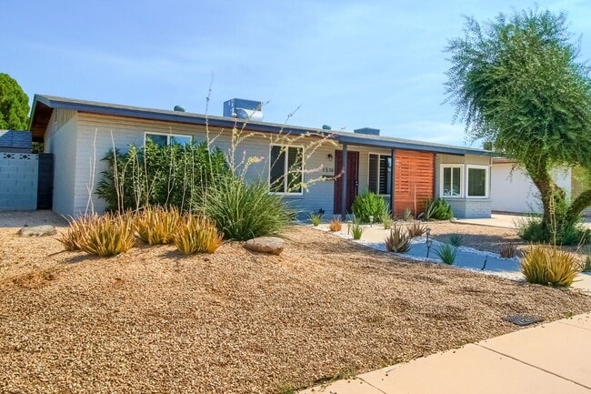 Photo - 1516 E Palmcroft Dr